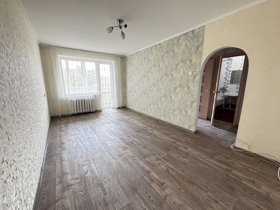 Продаж 1-к на Юності