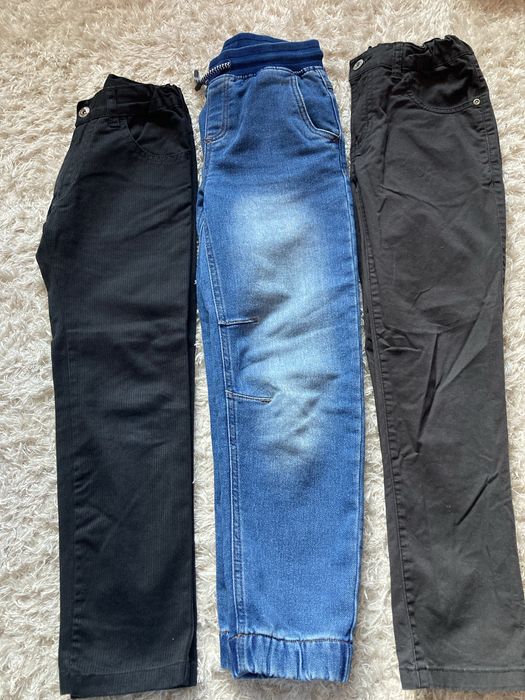 Spodnie o rozmiarze 134