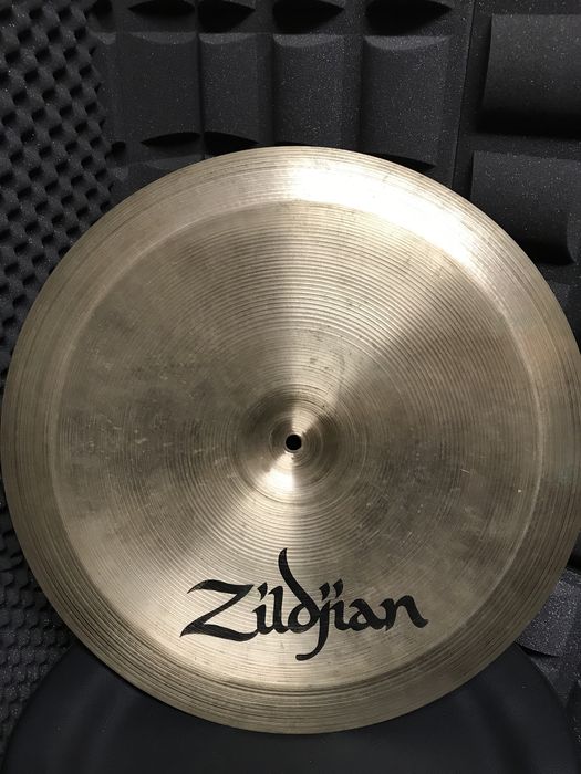 Zildjian 18" A-Series China Boy Low (OPORTUNIDADE)