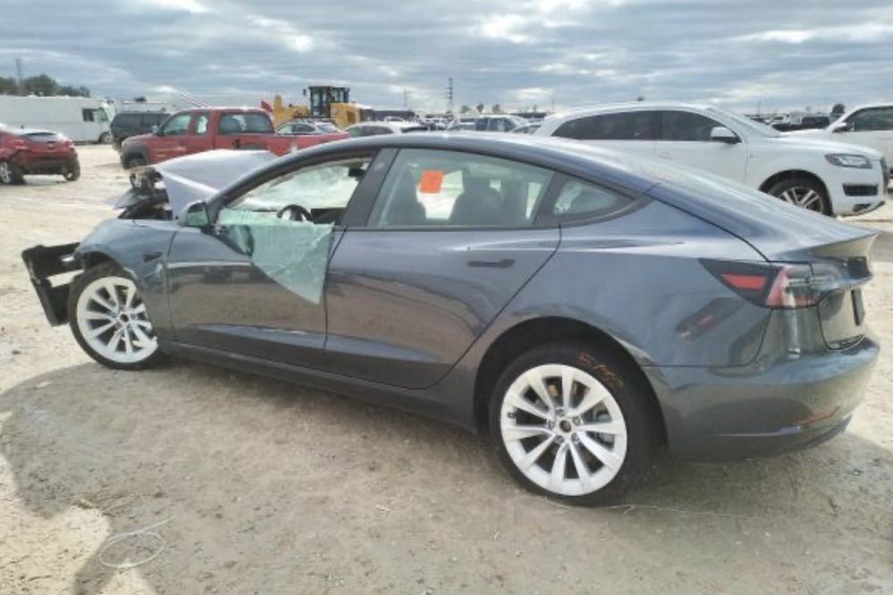 Tesla Model 3 06/2022