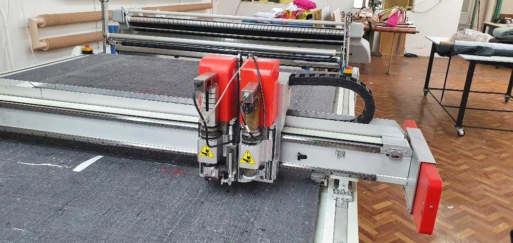 Maszyna automatyczna do rozkroju tkanin