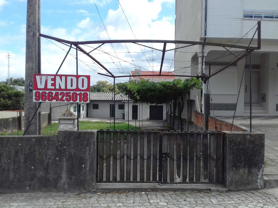 Vendo terreno (592 m2)