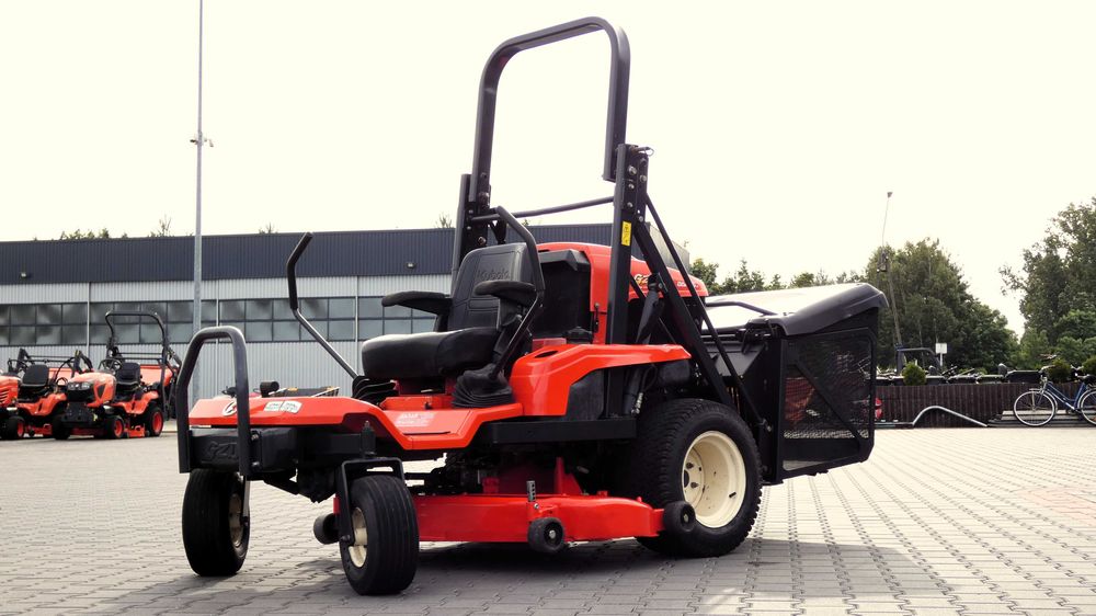 Traktor kosiarka KUBOTA GZD21 Wysoki Wysyp Zero Skręt (030601.5) Baras