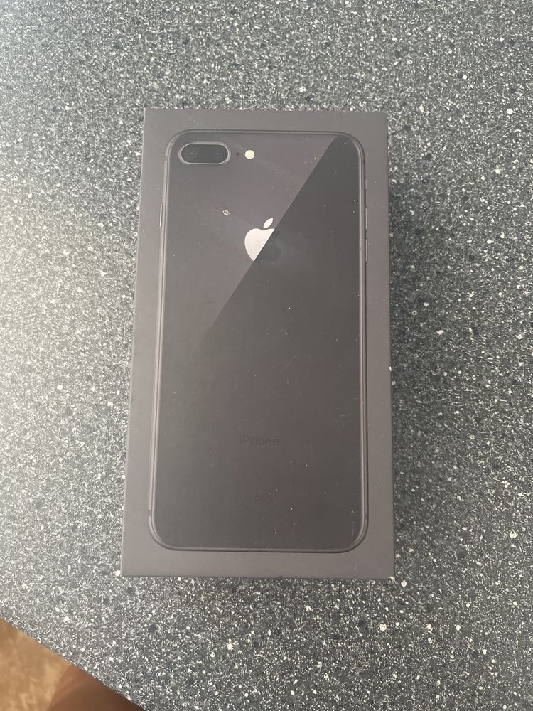 Pudełko i phone 8 plus