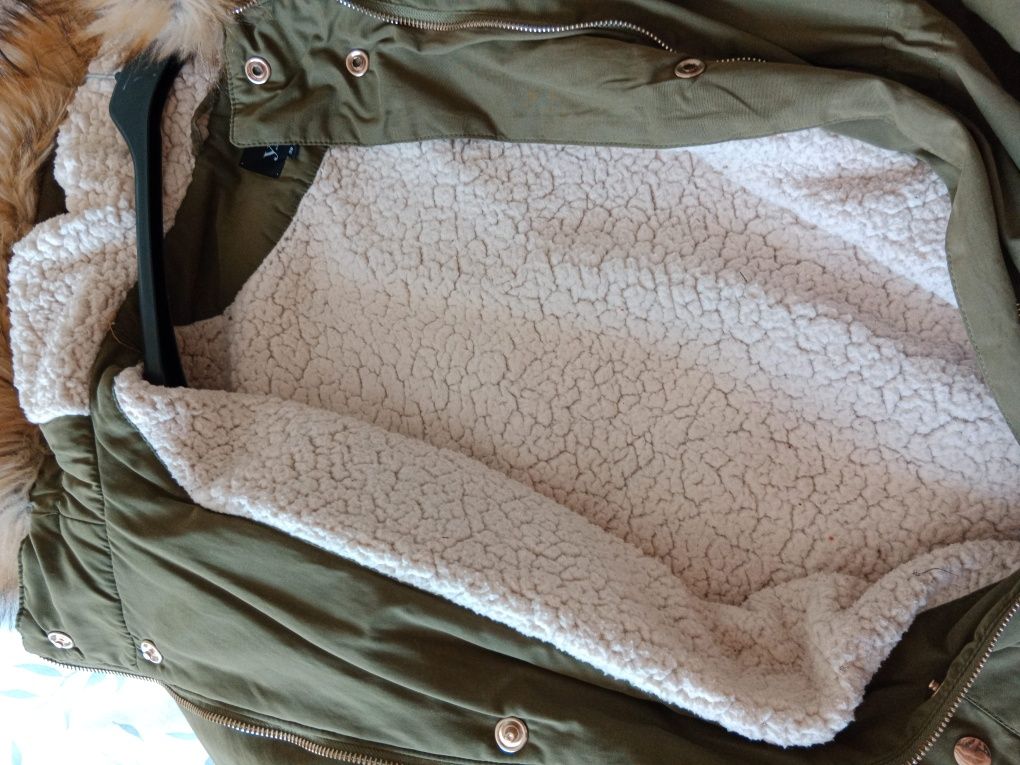 ocieplana zimowa kurtka damska parka khaki z kapturem Reserved m