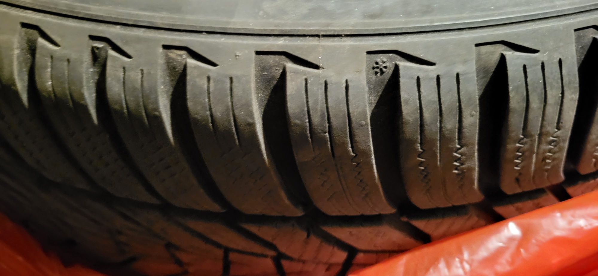 Резина зима  Hankook 225/40 R18 92V