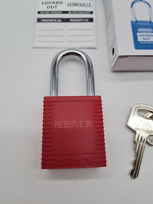 Kłódka nylonowa z pałąkiem stalowym specjalna szelka 1 1/2 38mm 6 szt