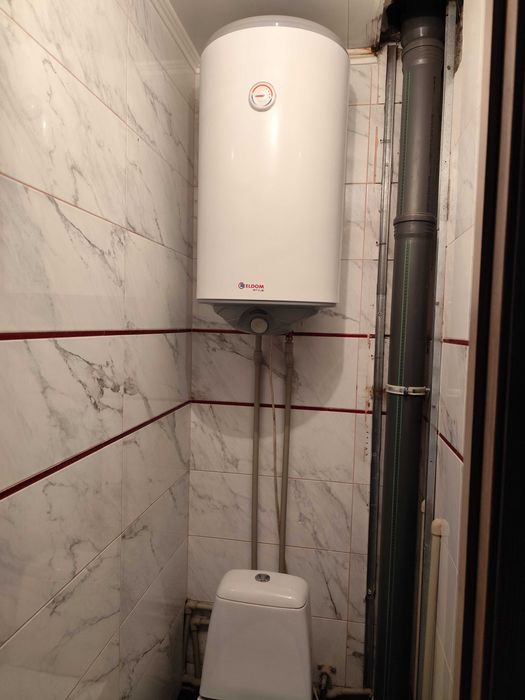 Продаж квартири на середньому поверсі