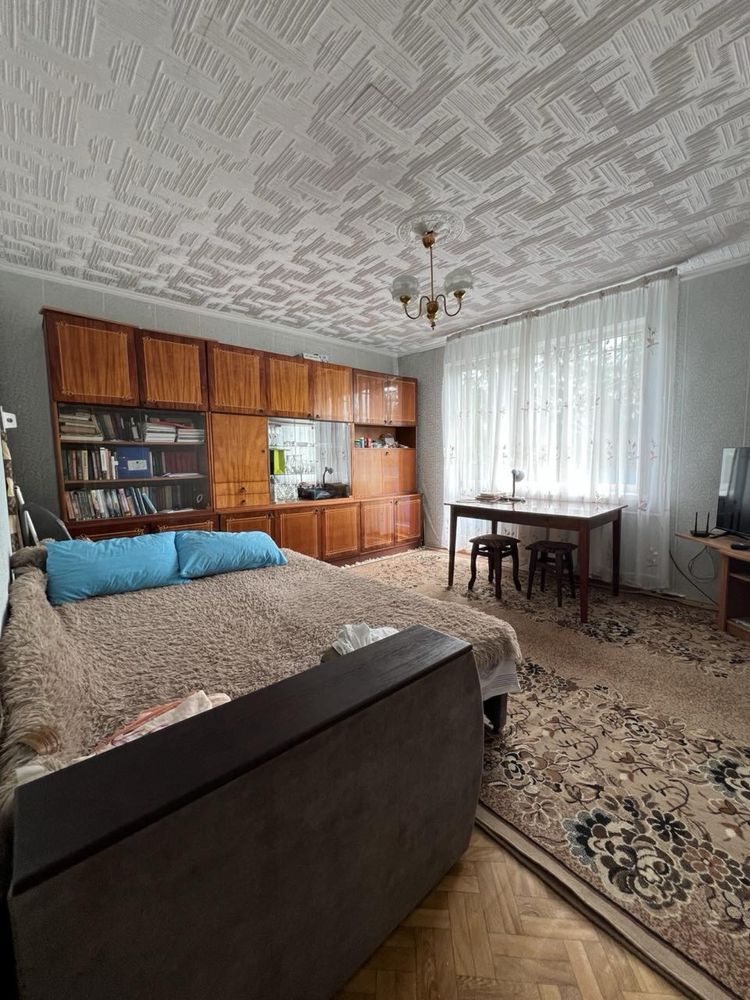 Продам 2-кімнатну квартиру на вул. Ковельській