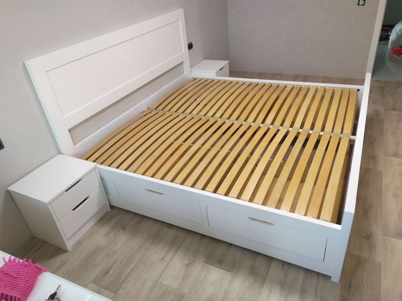 Ліжко з дерева ясен
