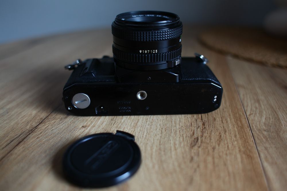 Canon av1 Black + Canon fd 50mm f 1.8 + statyw