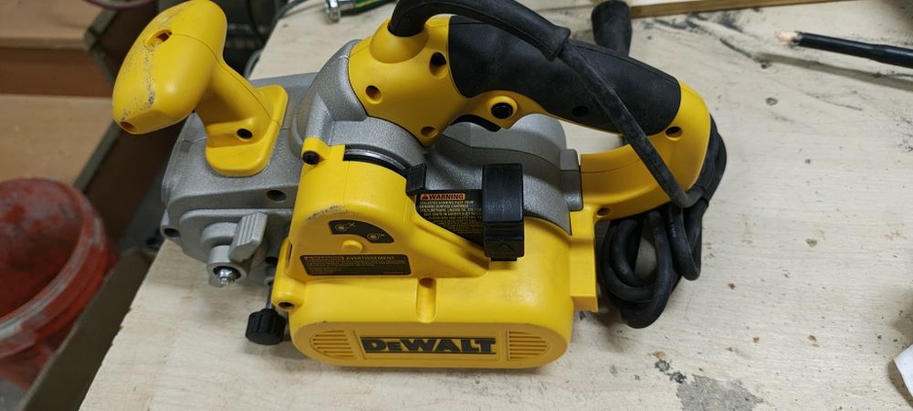 Szlifierka taśmowa DW433