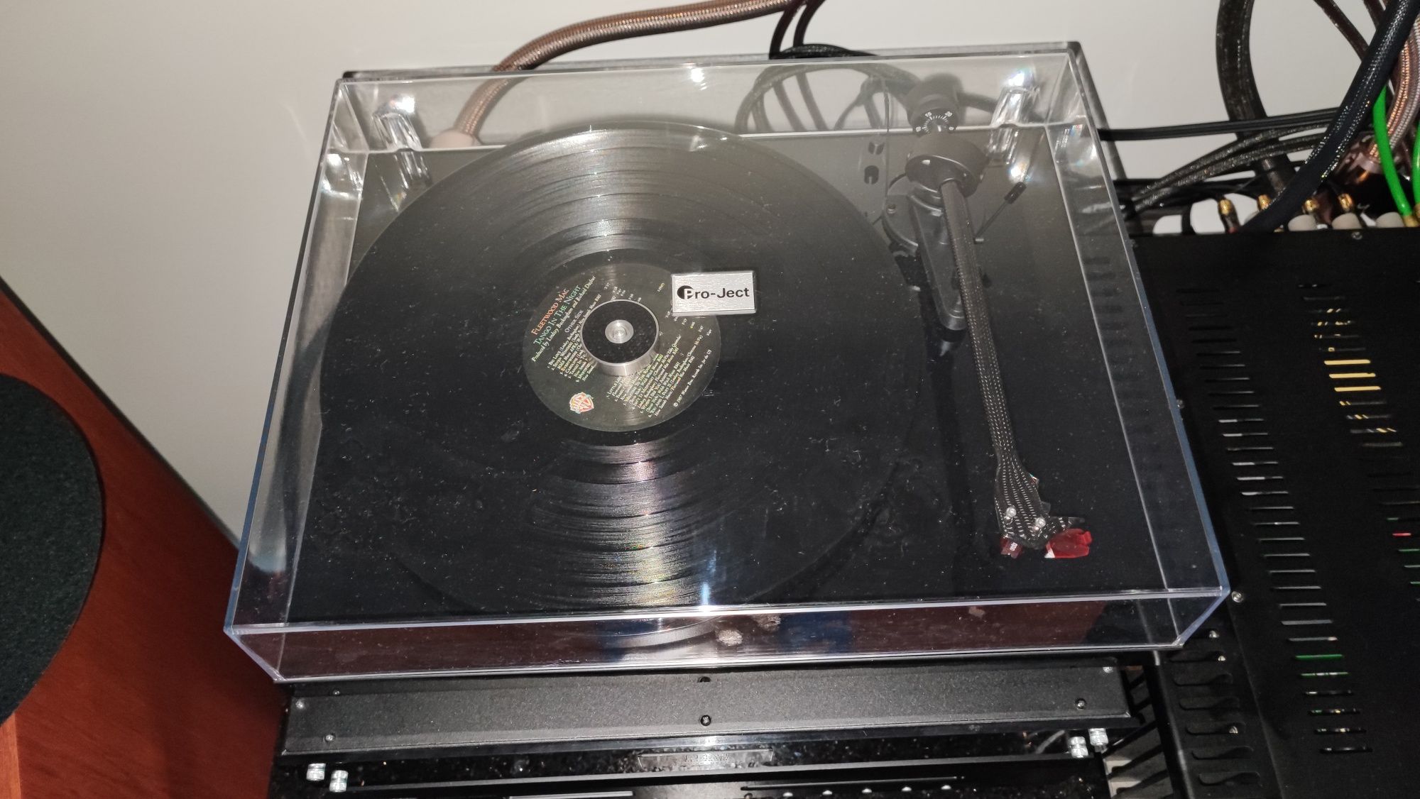 Gramofon pro-ject  debiut carbon 3 2m-red