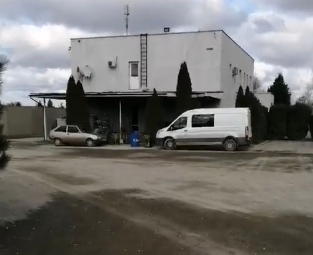 Продаётся база с административным зданием. Цена с НДС.