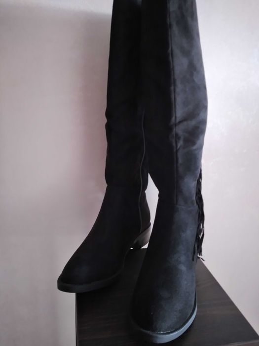 Нові високі велюрові чоботи з бахромою, р. 40