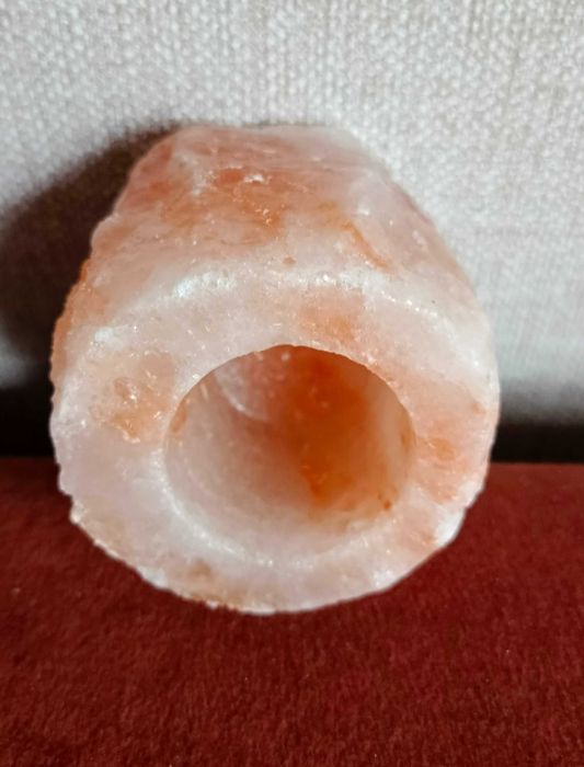 Świecznik solny na 1 tealight.