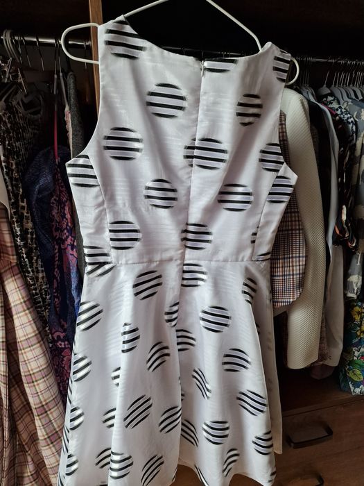 SIMPLE 40 sukienka na imprezę