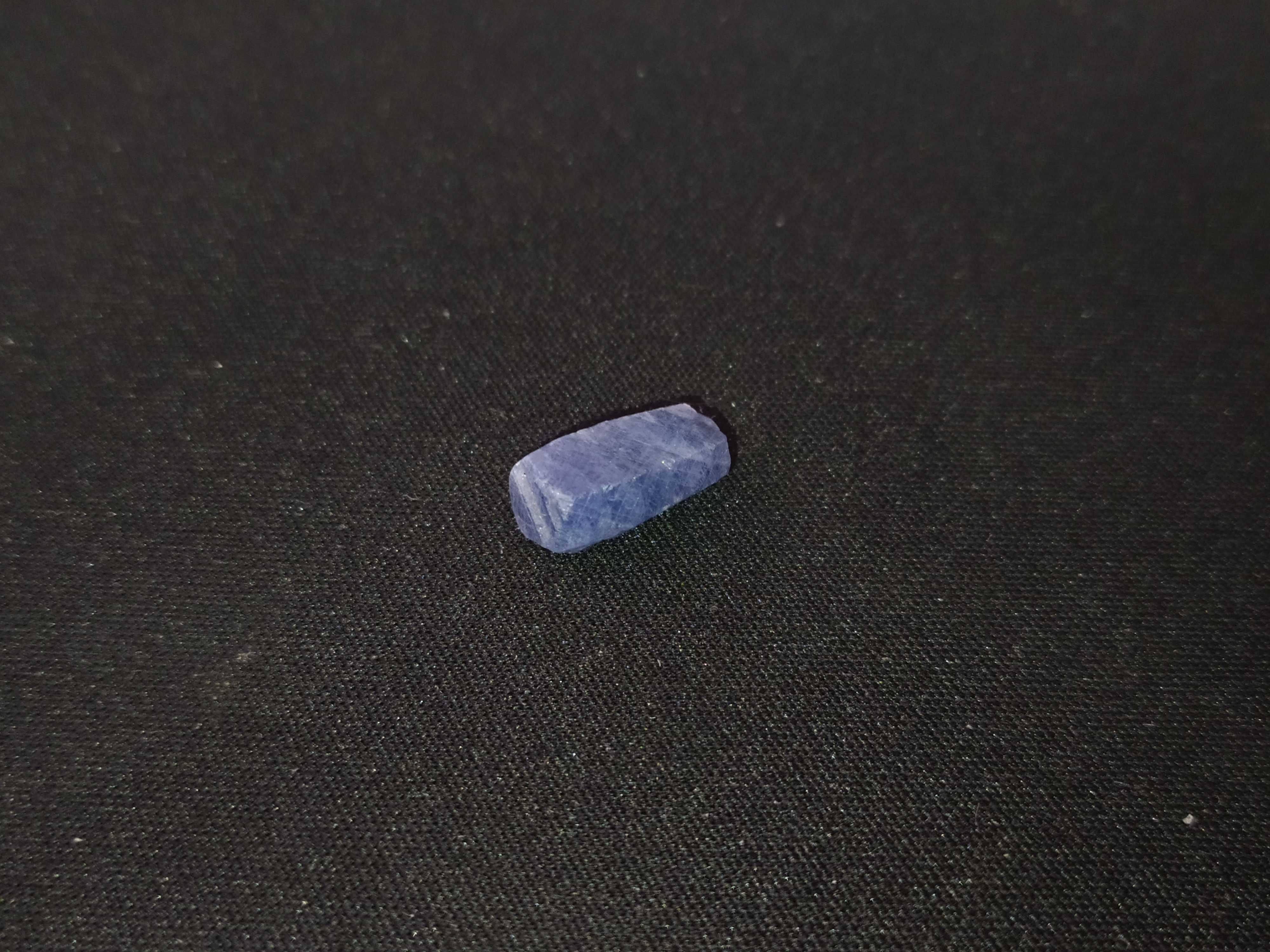 Szafir naturalny kryształ 9,75 ct