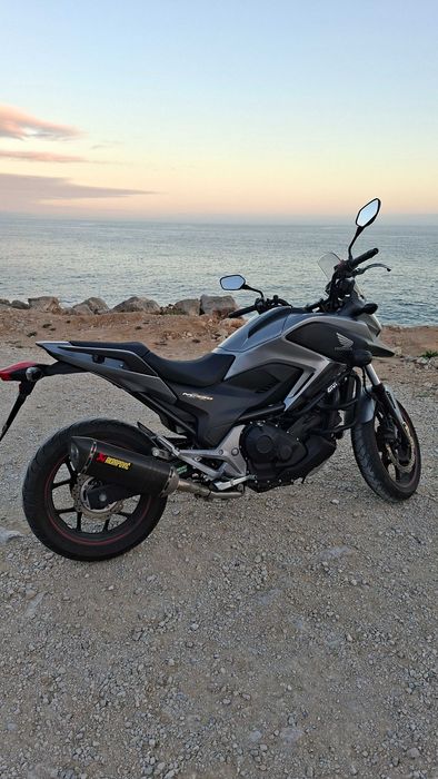 Mota Honda em excelente estado