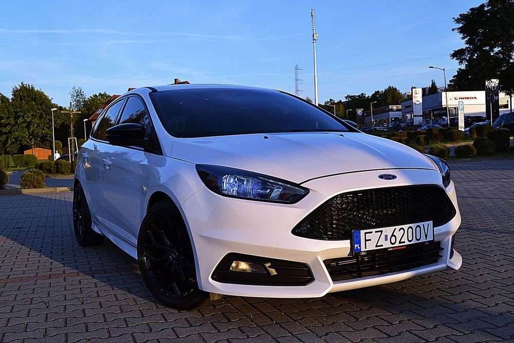Ford Focus Skóra | Android Auto | Perła | Szyberdach | Full Opcja | Keyless | LED