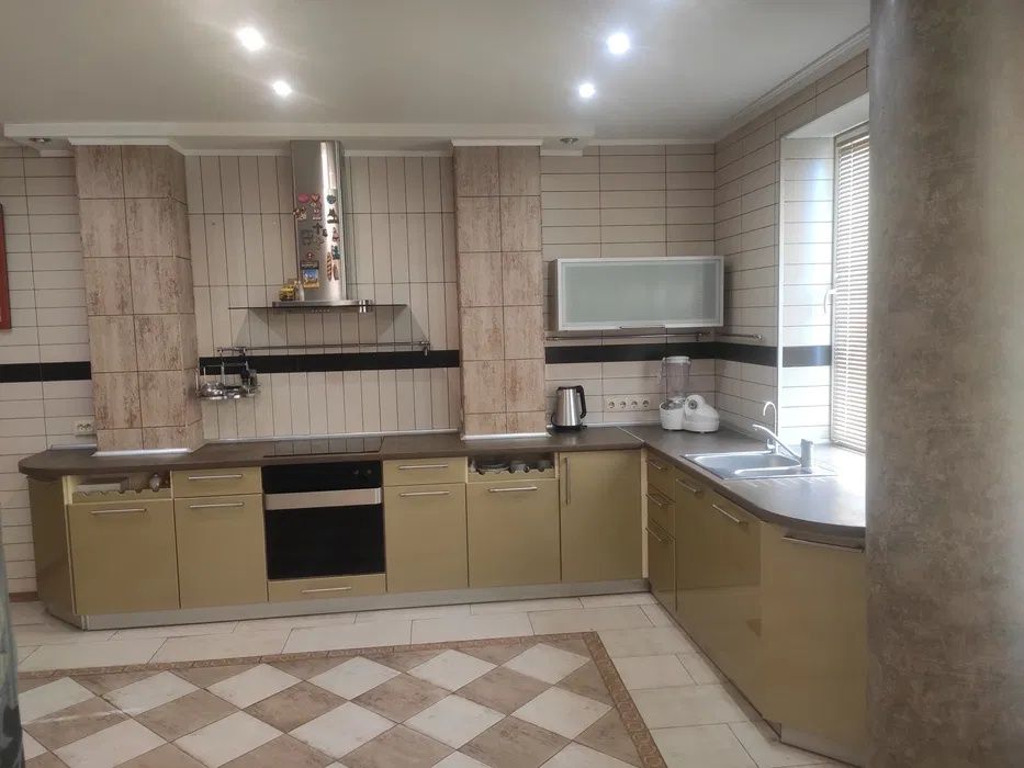 Продам 4к квартиру в новострое. Матро Левада (Гагарина)