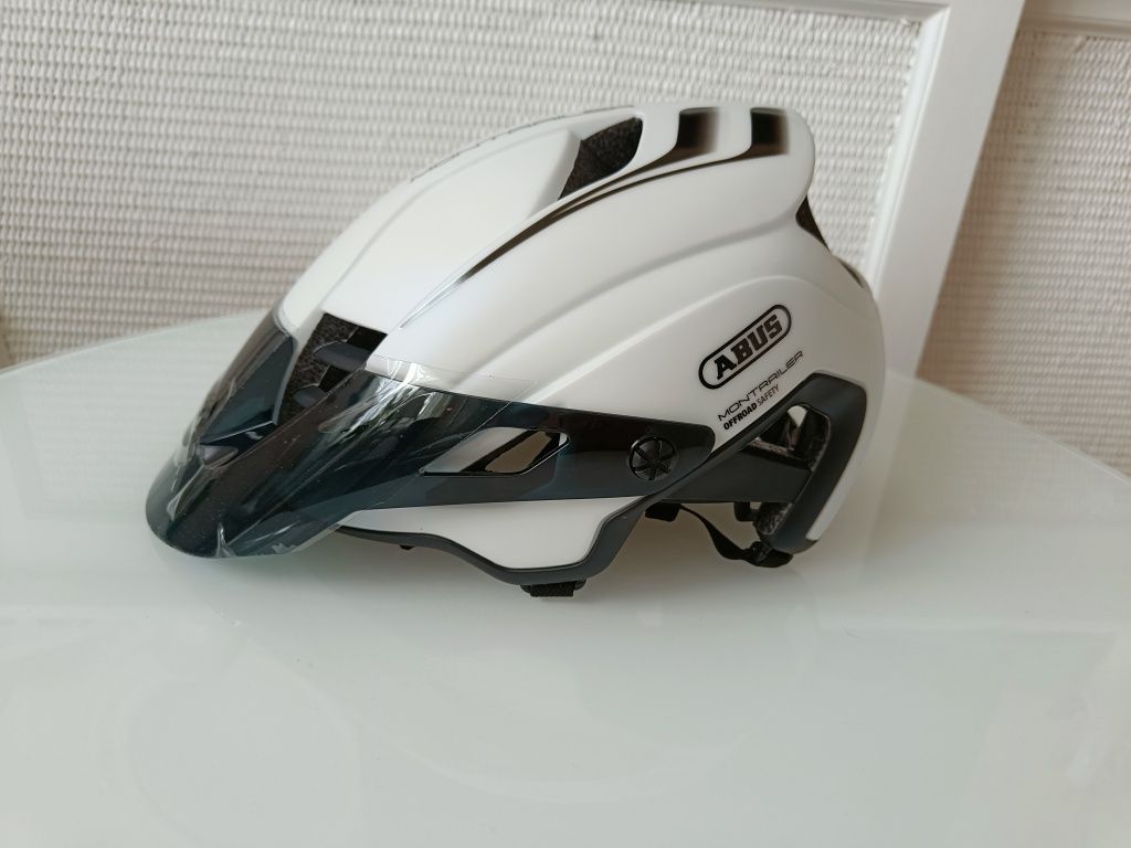 Kask rowerowy ABUS Montrailer polar white