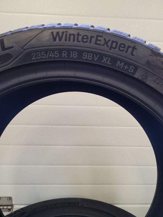 235/45 R18 Uniroyal WinterExpert