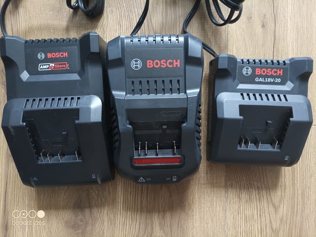 Зарядні пристрої та акб Bosch 18V