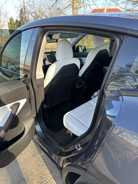 Tesla Y 2021/2022рік