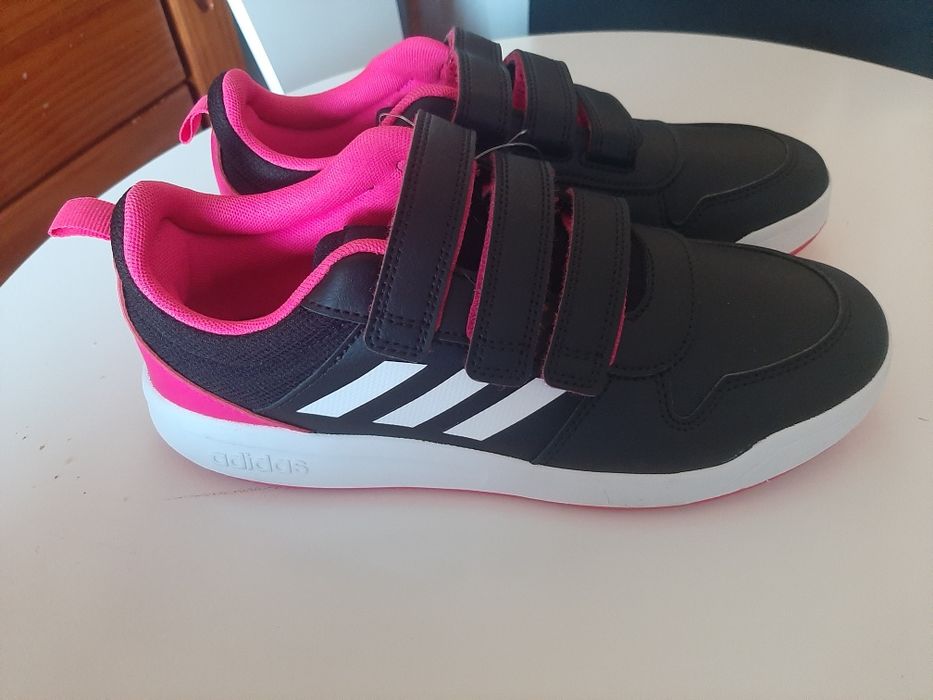 Tenis adidas Novos