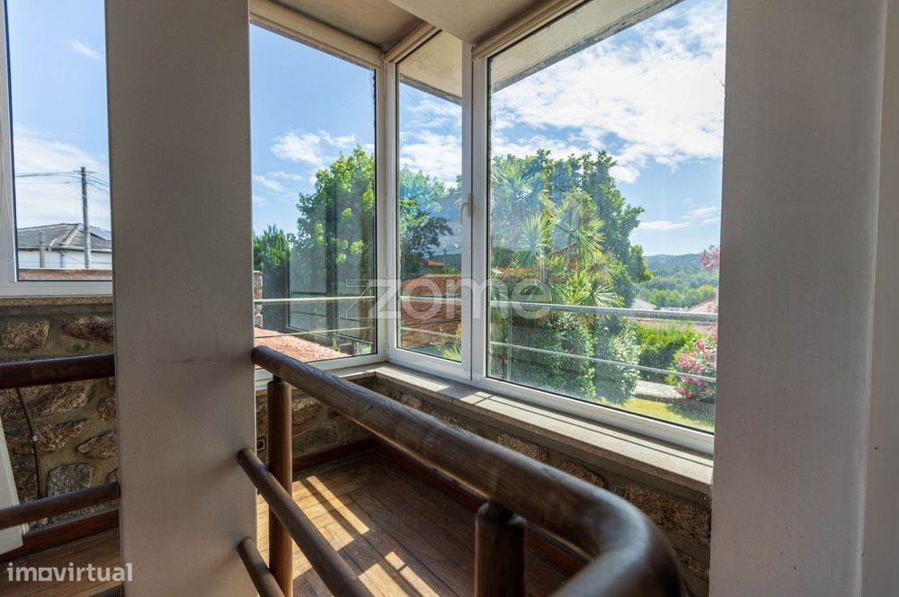 Moradia T4 no Centro da Vila das Taipas, Guimarães