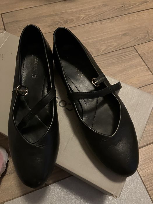 Buty Lasocki czarne czółenka pasek