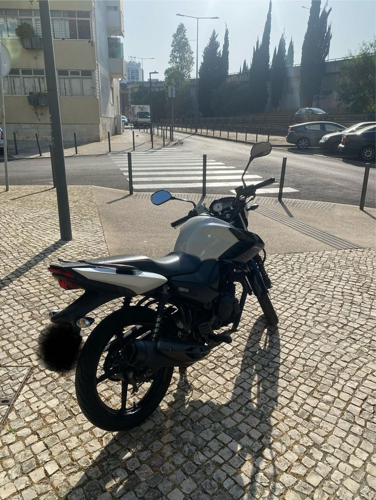 Yamaha YS 125 - branca