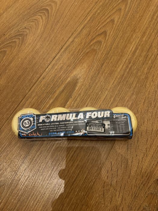 spitfire formula four conical kółka (white yellow) 52 mm 99a czteropak