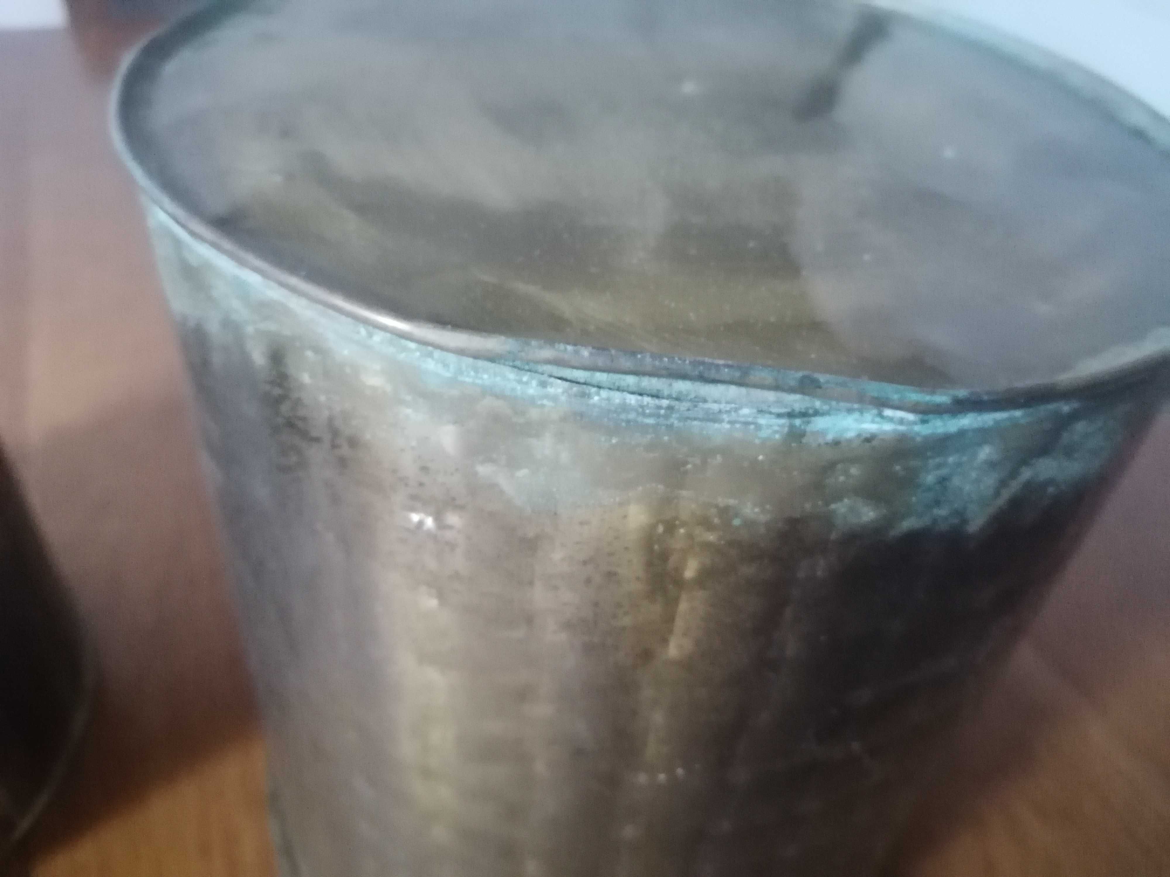 Dois vasos em latão