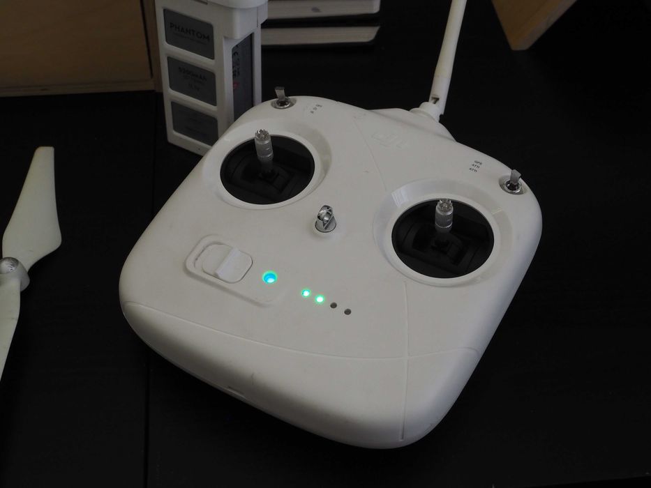 Comando + Bateria + Hélices DJI Phantom 2 Vision - USADO!