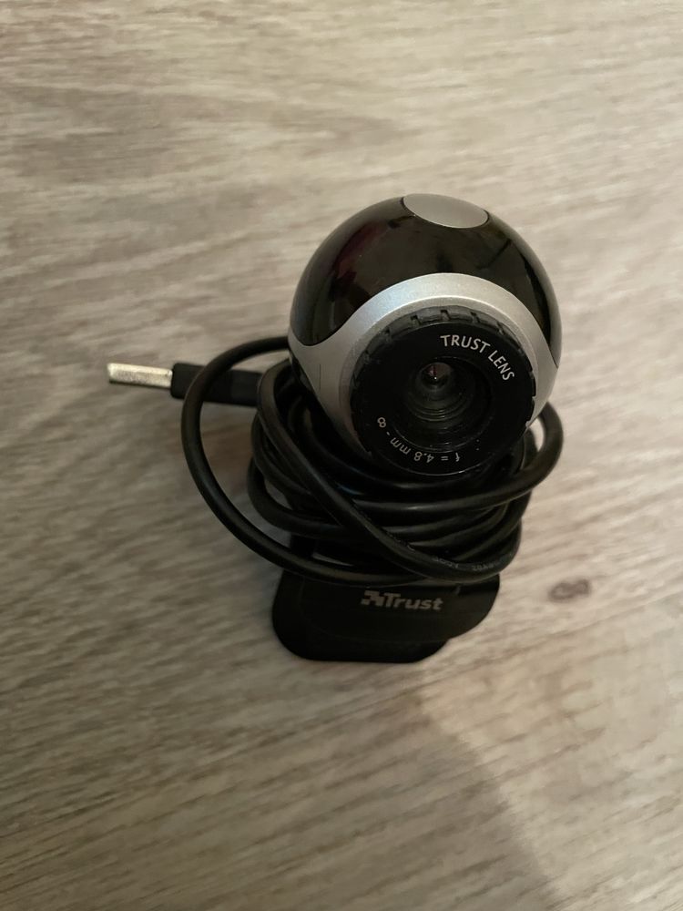 Веб-камера Trust Exis Webcam Black-Silver - 17003