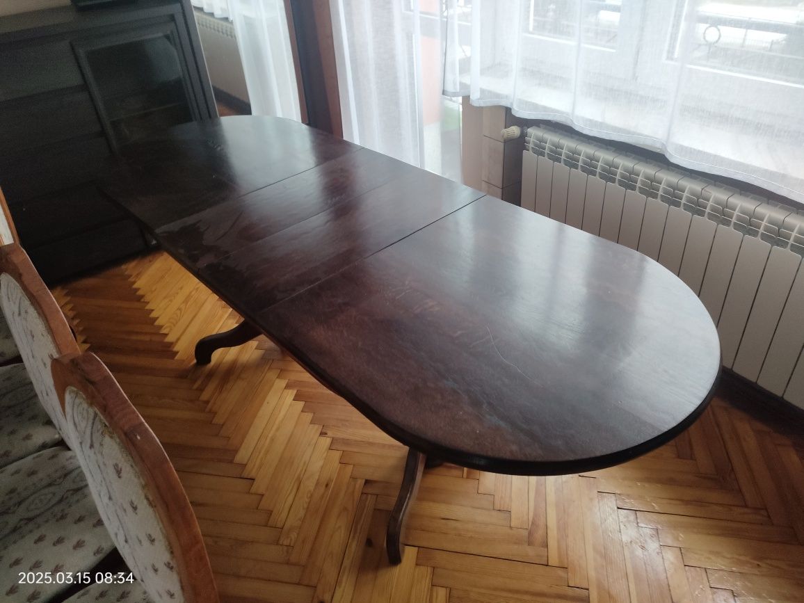 Stół z litego drewna + 8 krzeseł