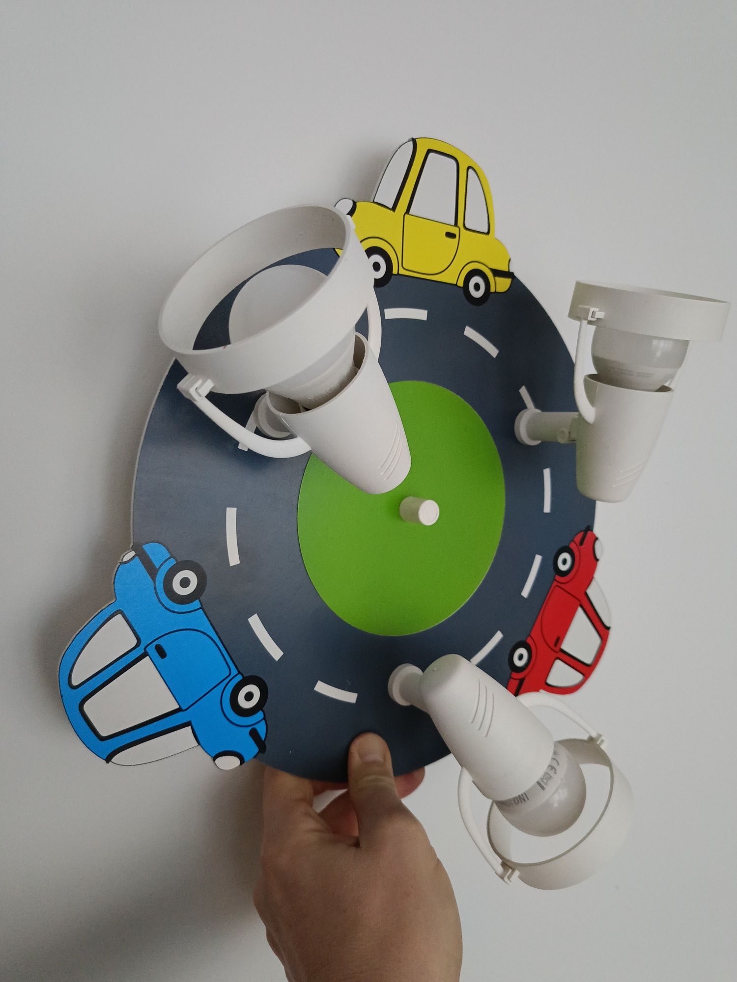 Lampa sufitowa do pokoju dziecięcego