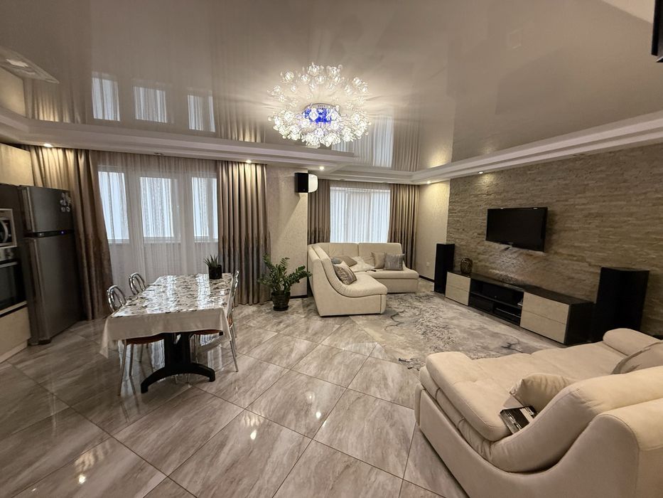 З кімнатна квартира ,Центр,Святого Миколая 71