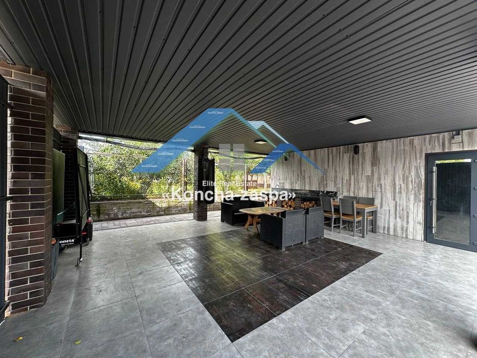 Конча Заспа. Новый дом рядом с рекой в Козине