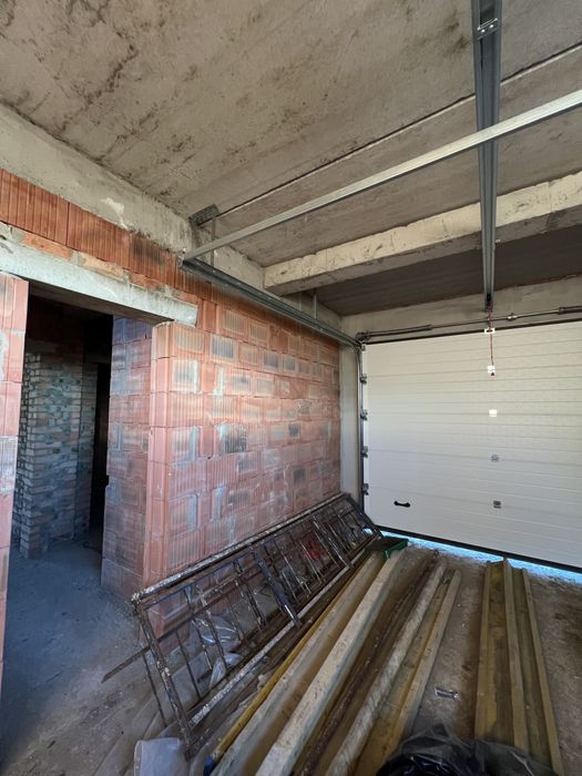 Чудовий 3К будинок в тихому районі!