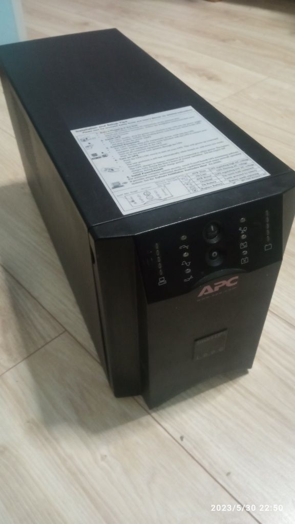 APC Smart 1000 безперебойник