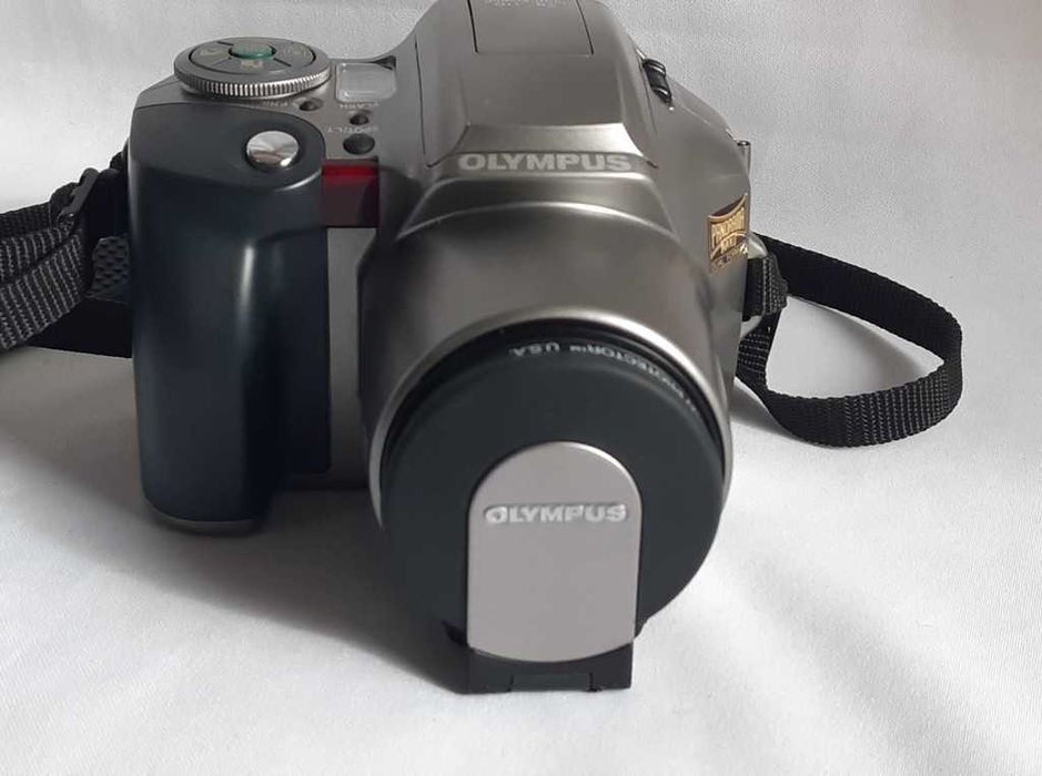 Пленочный зеркальный фотоаппарат Olympus IS-30 DLX.