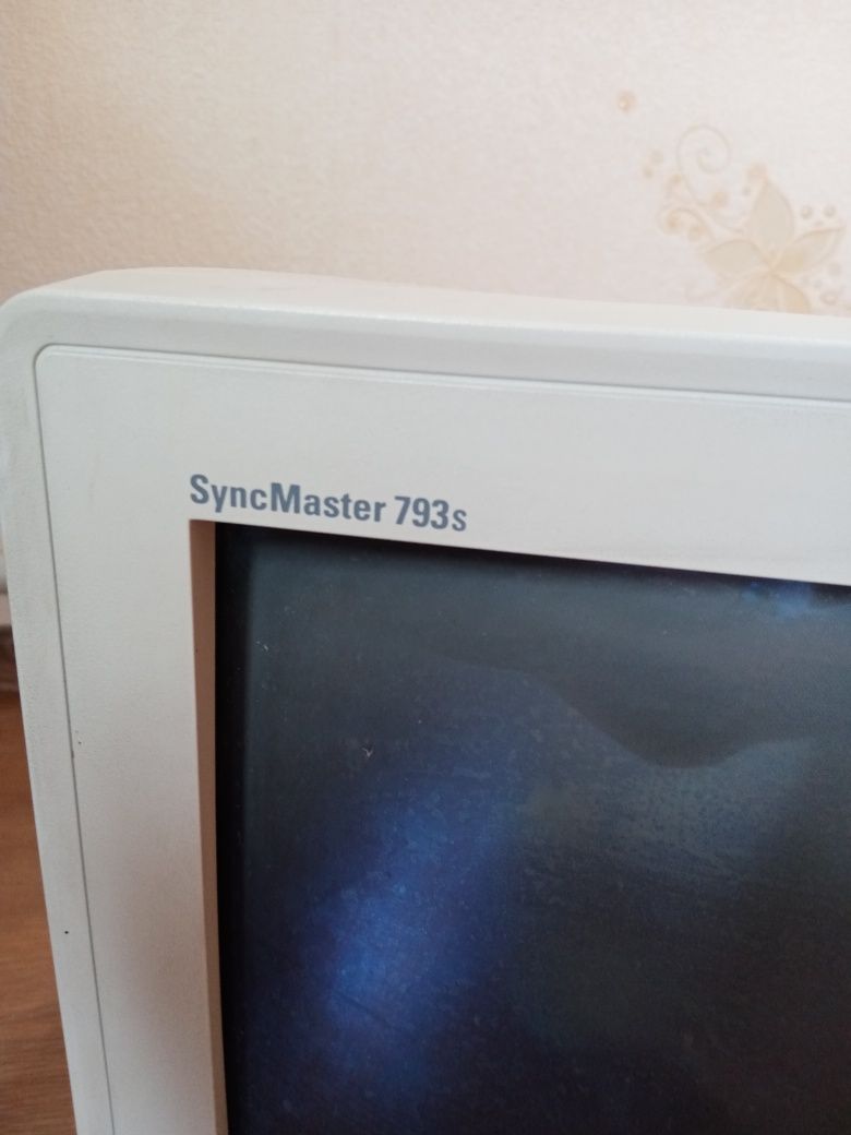 Монитор 17" Samsung sync Master 793s
