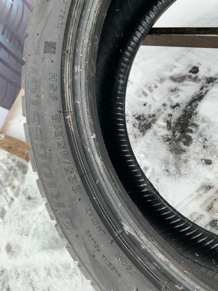 Шини 225/45 R18 пара Bridgestone, ранфлет, 7мм