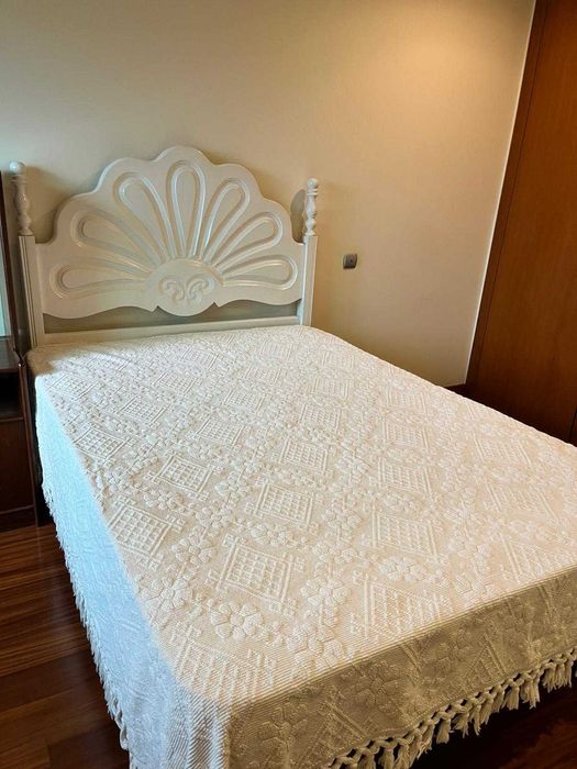 Cama Branca 190x140 inclui colchão