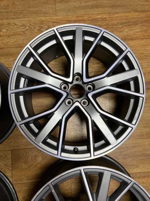 Диски R19 8.5J ET40 5x112 Оригинал Audi Sport A4 S4 RS4 B9 8W0601025DH