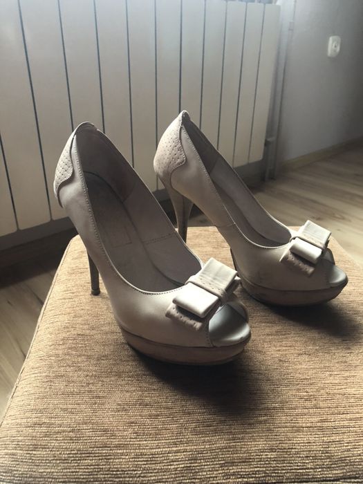 Skórzane buty, beżowe szpilki, beige, nude, buty na wesele