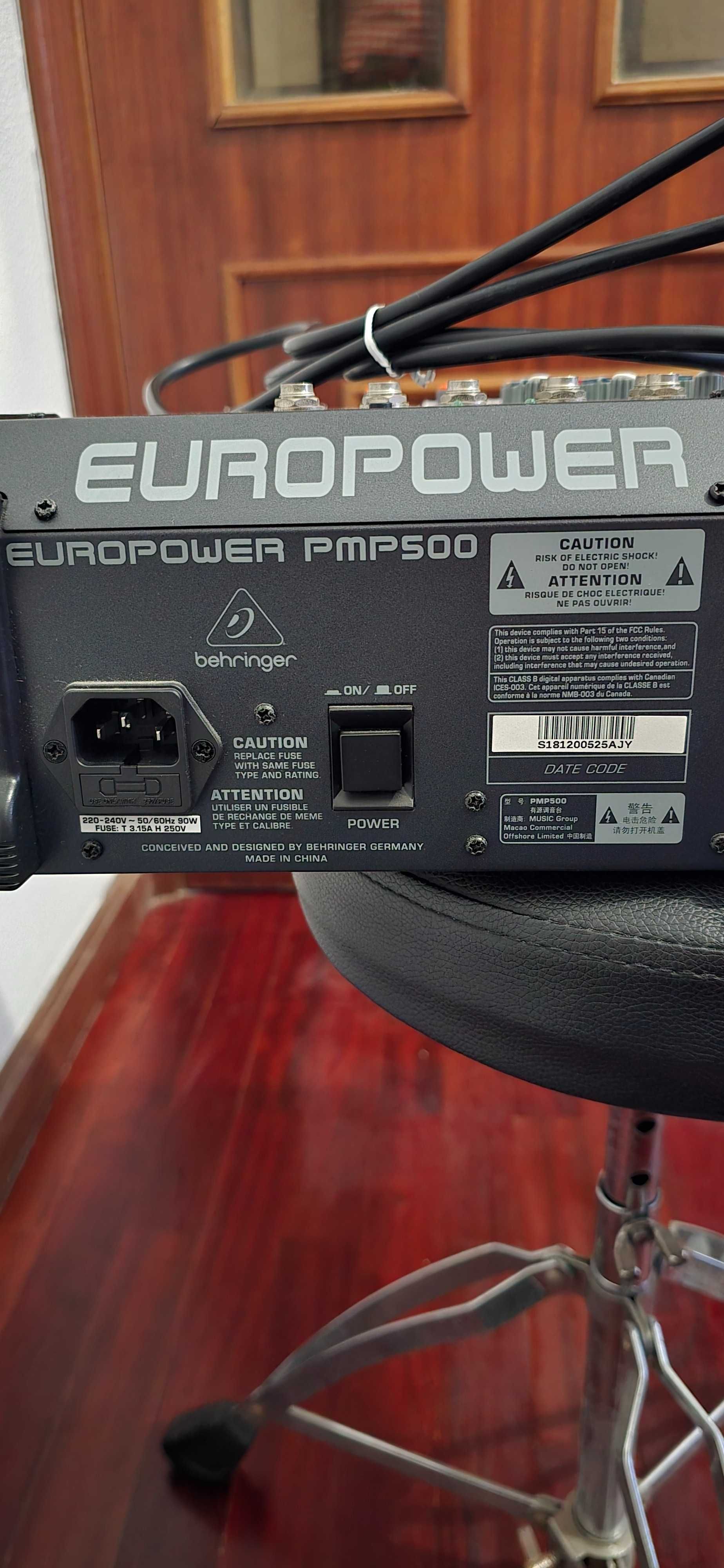 Misturador de potência com 12 canais - Behringer PMP 500